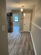 564 Grand Ave in Ewing, NJ - Foto de edificio - Building Photo