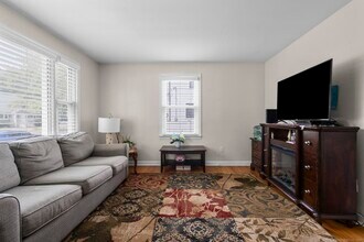 214 Country Rd in Fairfield, CT - Building Photo - Building Photo