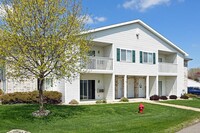 MEADOWVIEW APARTMENTS in Beaver Dam, WI - Foto de edificio - Building Photo