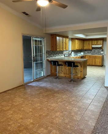 1300 Fitzgerald Ln in Hanford, CA - Foto de edificio - Building Photo