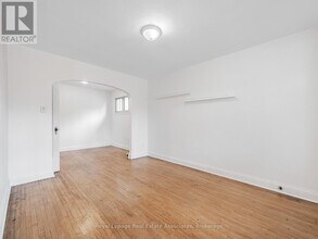 80 Queens Ave in Toronto, ON - Building Photo - Building Photo