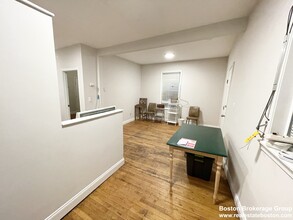 733 Parker St, Unit 1 in Boston, MA - Building Photo - Building Photo