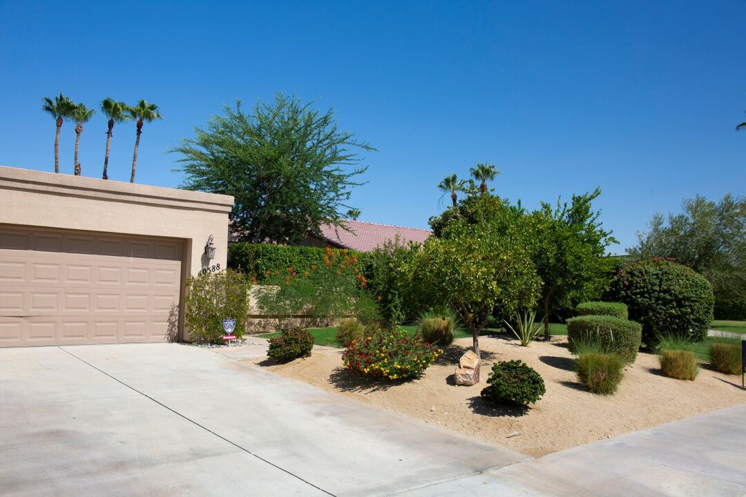 40588 Clover Ln in Palm Desert, CA - Building Photo