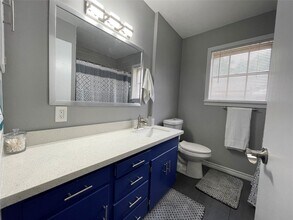 402 Giddings Ln in Brenham, TX - Building Photo - Building Photo