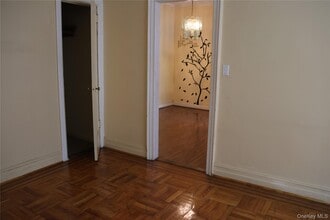 955 E 98th St in Brooklyn, NY - Building Photo - Building Photo