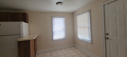 924 SW 5th Ave in Gainesville, FL - Building Photo - Building Photo
