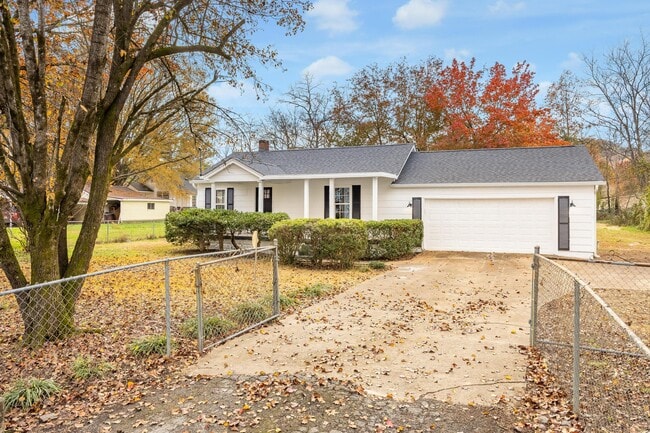 1531 Wilson Rd in Rossville, GA - Building Photo - Building Photo