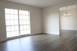 608 Rosemarie Ave in Brandon, FL - Building Photo - Building Photo