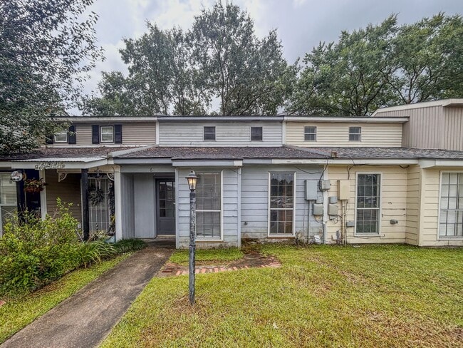 property at 2830 Louisiana Ave