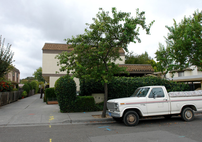 1121 3rd St in Novato, CA - Building Photo - Building Photo