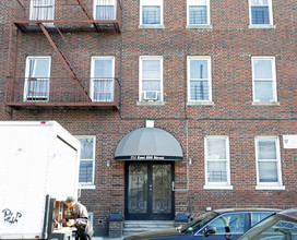 711 E 228th in Bronx, NY - Building Photo - Building Photo