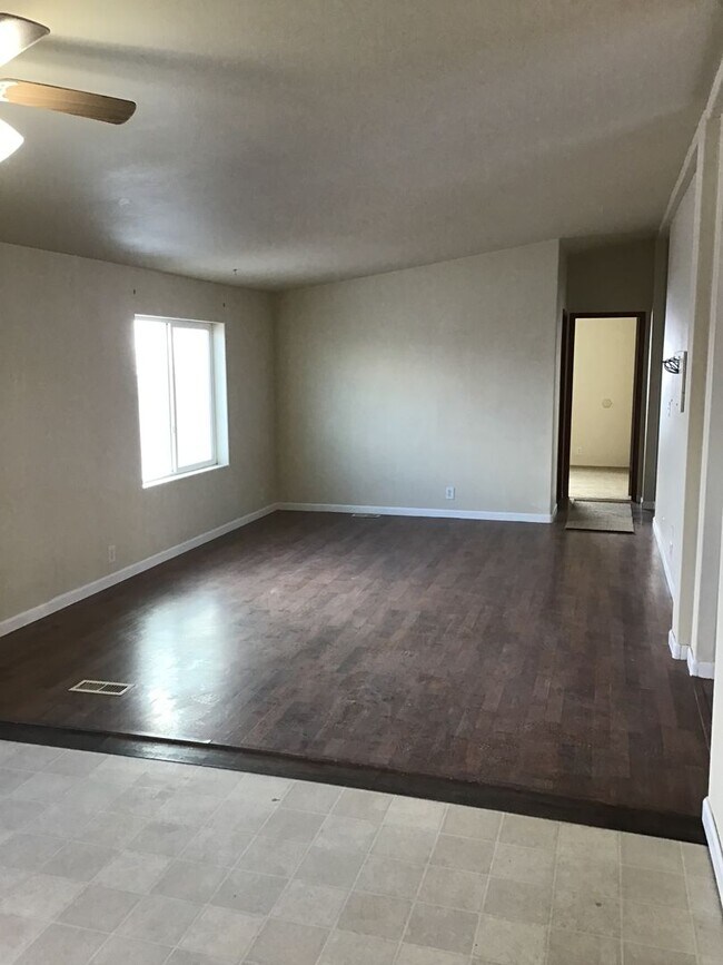 8475 Tahoe Ave in Silver Springs, NV - Building Photo - Building Photo