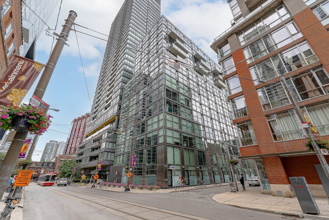 25 Oxley St in Toronto, ON - Building Photo