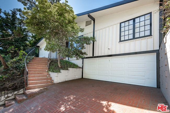 10120 Cielo Dr in Beverly Hills, CA - Building Photo - Building Photo