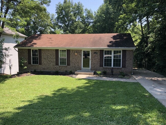 5505 Baywood Dr in Louisville, KY - Building Photo - Building Photo