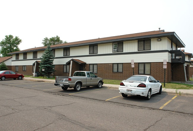 617-623 Baxter Ave in Superior, WI - Foto de edificio - Building Photo