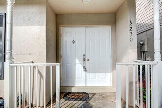 12270 NW 36th Pl in Sunrise, FL - Foto de edificio - Building Photo