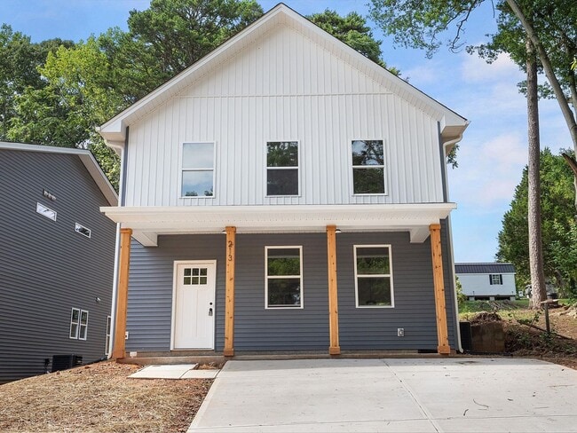 property at 213 9th Ave SE