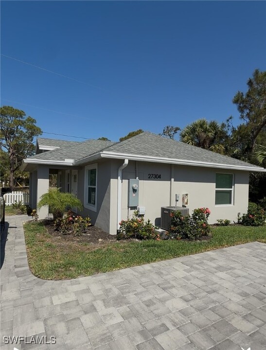 27304 Dortch Ave in Bonita Springs, FL - Building Photo