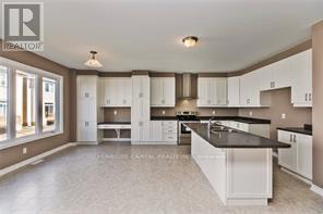 218 Ponderosa St in Ottawa, ON - Building Photo - Building Photo