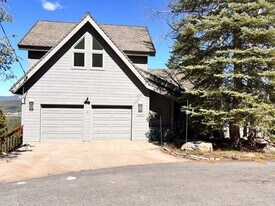 10580 Whitetail Ct in Truckee, CA - Building Photo
