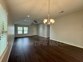 3532 Toronto St in Dallas, TX - Foto de edificio - Building Photo