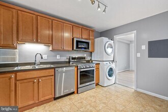 3705 S George Mason Dr in Falls Church, VA - Building Photo - Building Photo