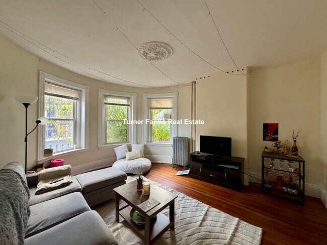 96 Calumet St, Unit 1 in Boston, MA - Building Photo - Building Photo