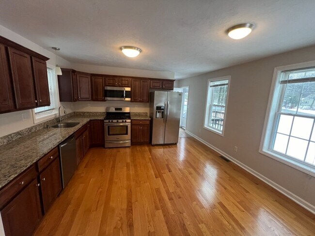 265 Dunstable Rd in Tyngsboro, MA - Building Photo - Building Photo