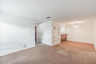 7185 S Gaylord St in Centennial, CO - Building Photo - Building Photo
