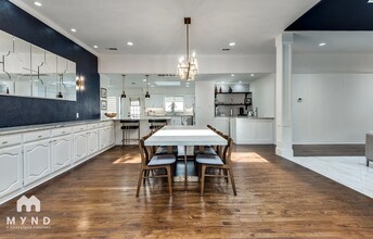 2005 Crockett Ct in Irving, TX - Foto de edificio - Building Photo