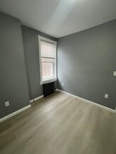 5917 Spruce St, Unit 2 in Philadelphia, PA - Building Photo - Building Photo