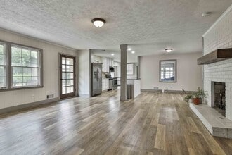 5011 Pineview Terrace in Fayetteville, GA - Building Photo - Building Photo