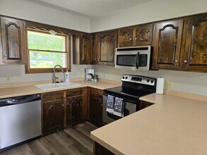 220 8th St NE in Oelwein, IA - Building Photo - Building Photo