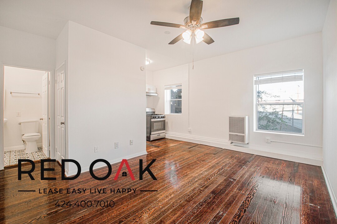 915 S Carondelet St in Los Angeles, CA - Building Photo