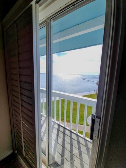 500 Tiki Dr, Unit 209C in Tiki Island, TX - Foto de edificio