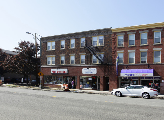 77 Main St in Peabody, MA - Foto de edificio - Building Photo