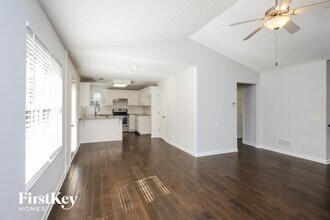 1911 Natalie Dr in Bethlehem, GA - Foto de edificio - Building Photo