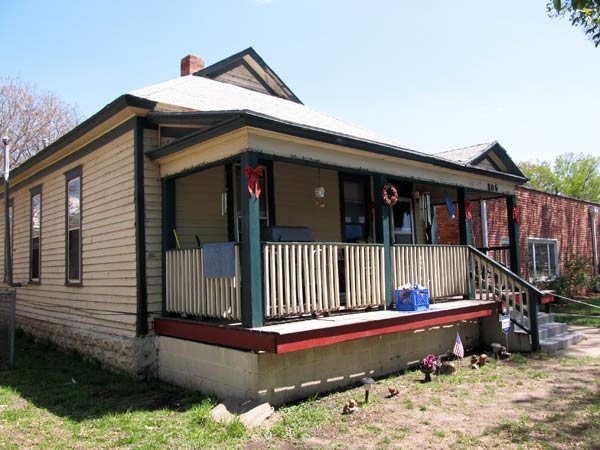 812 N Market St in Wichita, KS - Building Photo