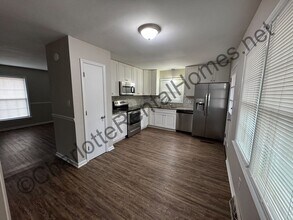 7201 Pathfinder Ct in Charlotte, NC - Building Photo - Building Photo