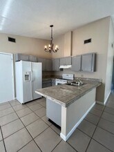 12305 Cloverstone Dr in Tampa, FL - Building Photo - Building Photo
