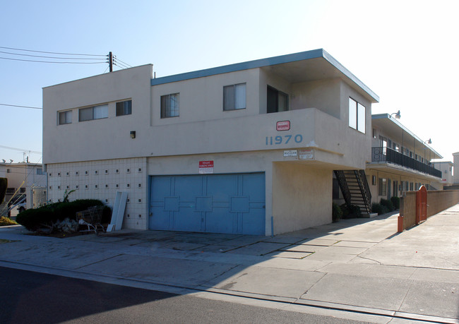 11970 Grevillea Ave in Hawthorne, CA - Building Photo - Building Photo