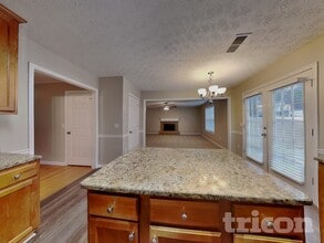 1230 Webb Farm Ln in Loganville, GA - Foto de edificio - Building Photo