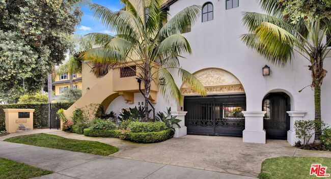 211 Bath St in Santa Barbara, CA - Building Photo - Building Photo