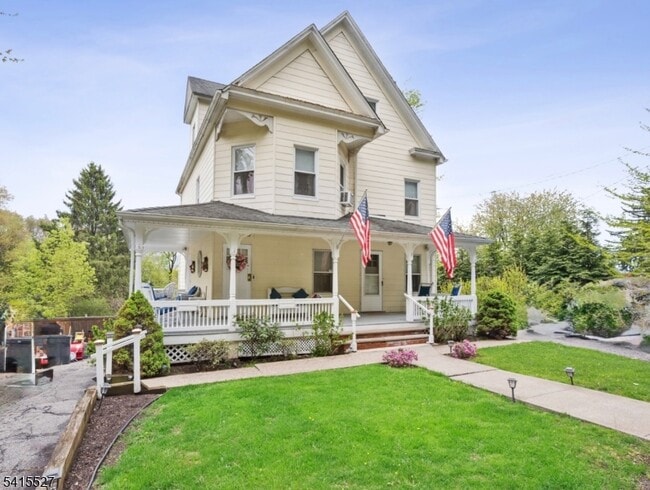 property at 196 Mt Kemble Ave