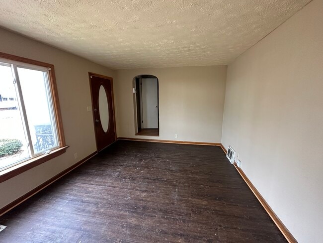 1617 Spring Ave NE in Canton, OH - Building Photo - Building Photo