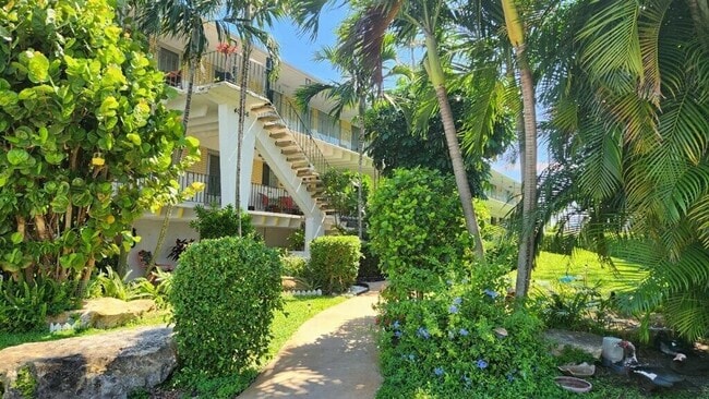 4056 Lake Osborne Dr in Lake Worth Beach, FL - Building Photo - Building Photo