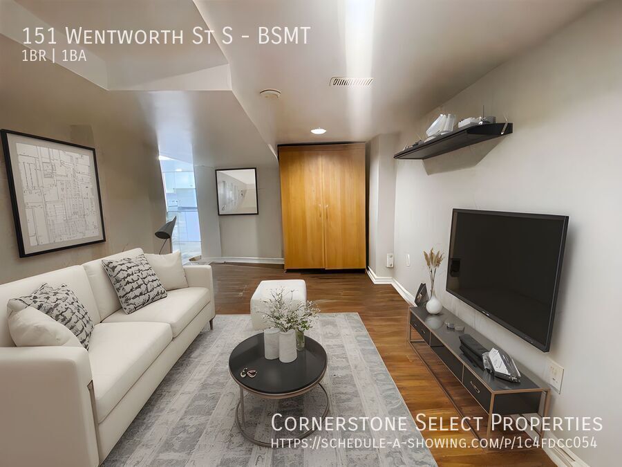 151 Wentworth St S in Hamilton, ON - Building Photo
