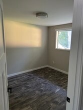 1602 E Hazel Ave in Burlington, WA - Building Photo - Building Photo