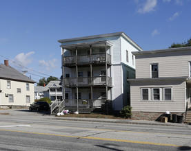 928 Lisbon Rd in Lewiston, ME - Foto de edificio - Building Photo